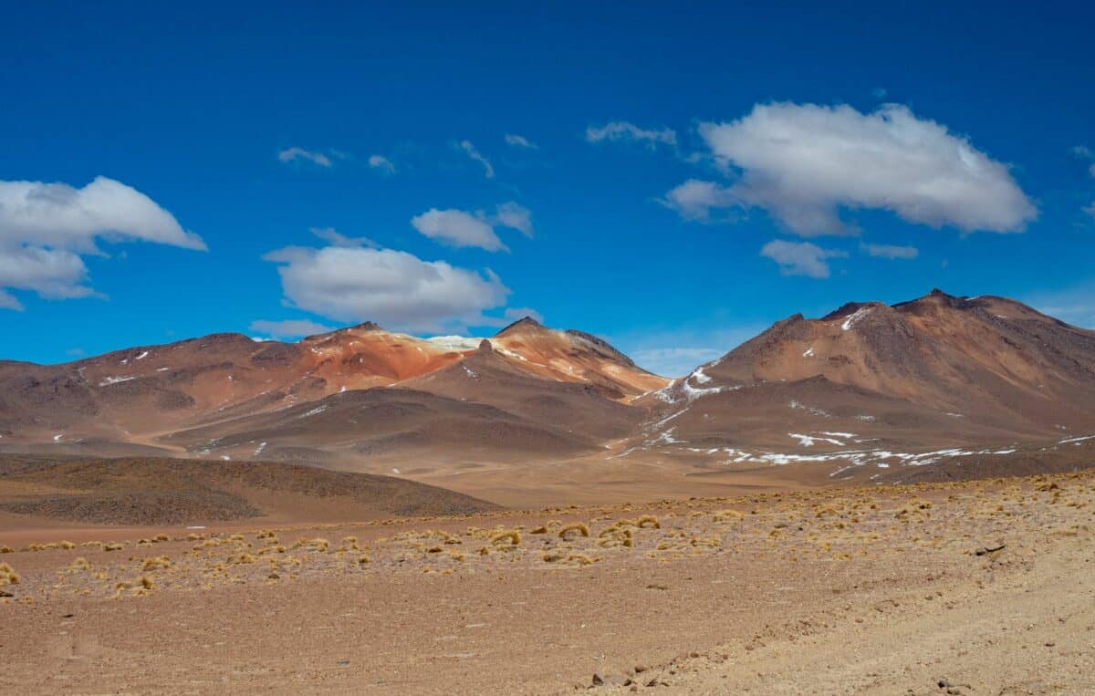 Désert du Sud Lipez avec montagnes colorées en Bolivie